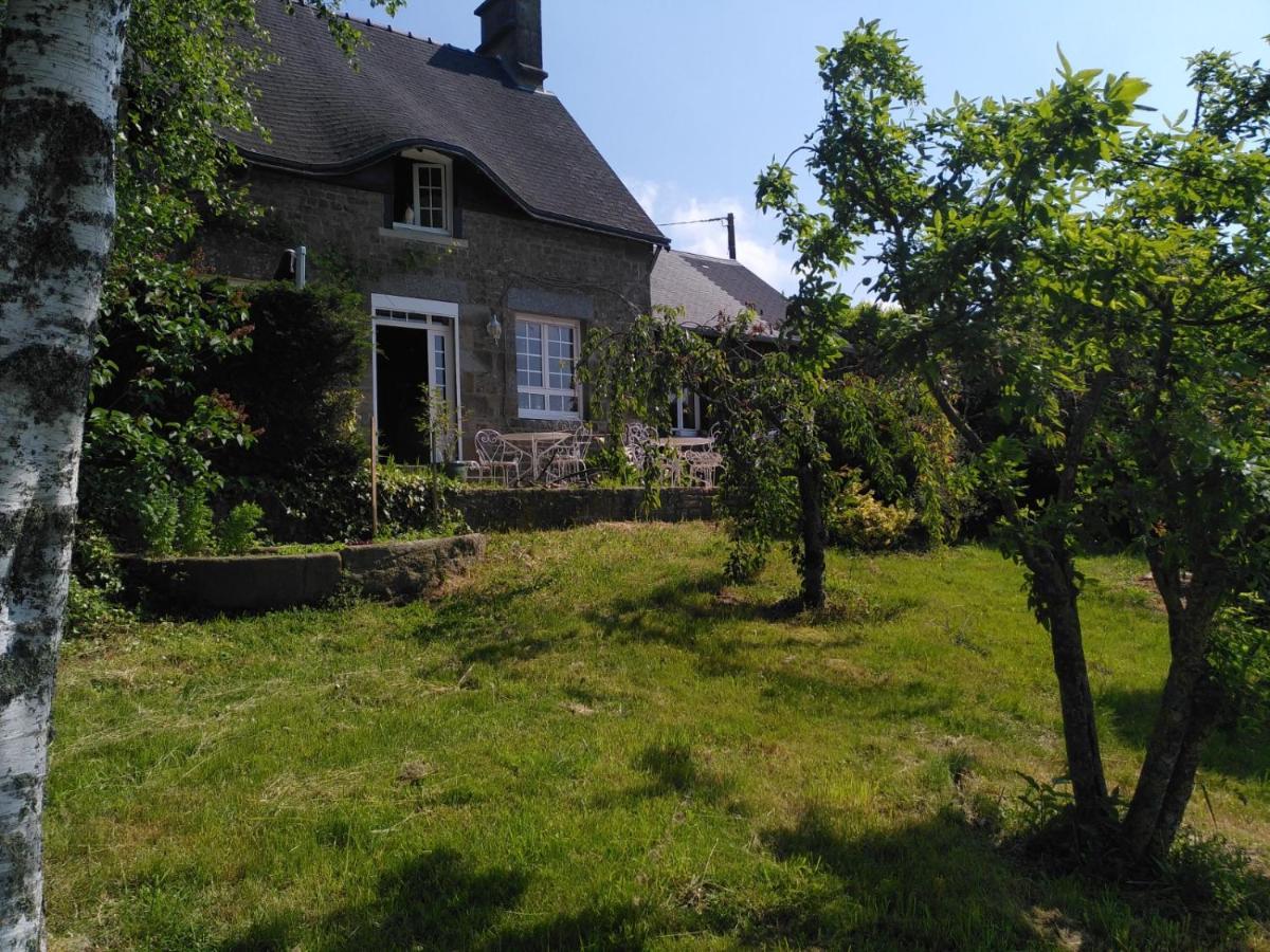 La Mancelliere De Montjoie Chambres D'Hotes Et Gites Saint-Michel-de-Montjoie Exteriör bild